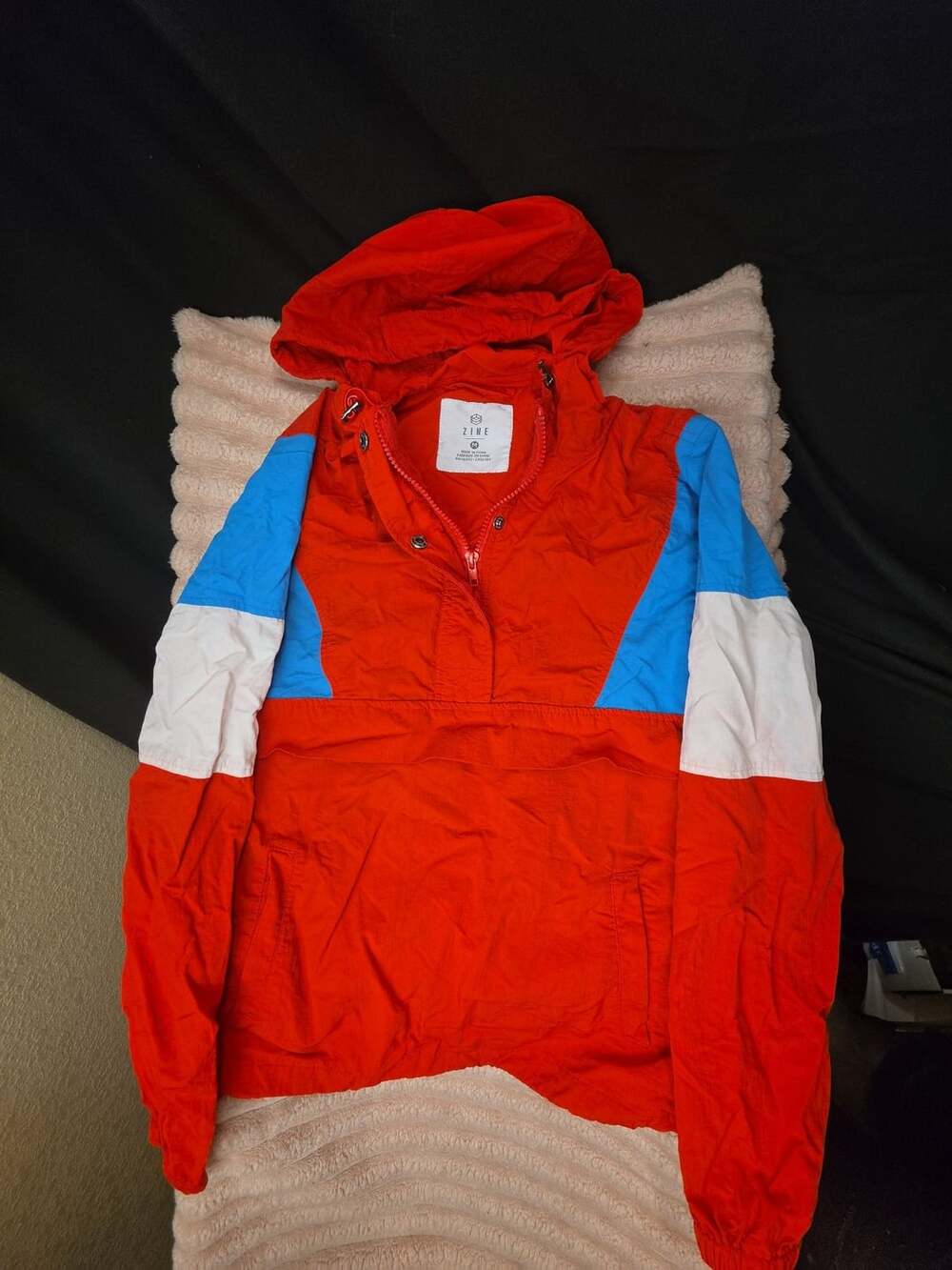 Zine Hooded Windbreaker Jacket Size M Red White Blue Pullover